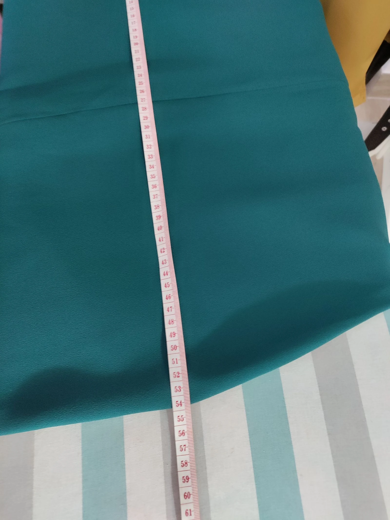 Vestido verde estructurado Mango Suit con hombreras y abertura frontal – Talla L – photo 14